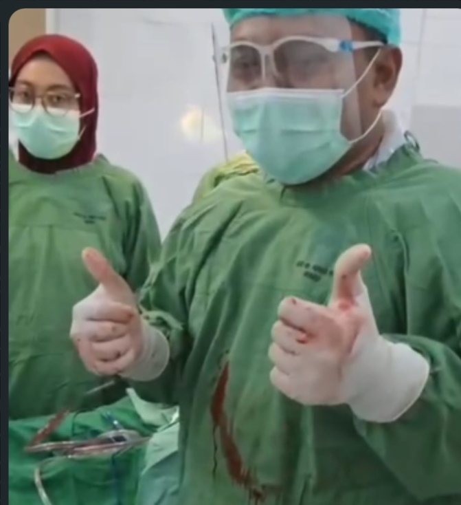 Tim Dokter RSUD Abdul Rivai Berau Sukses Angkat Tumor Kista Ovarium Seorang Ibu Yang Cukup Berat