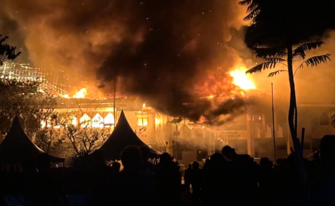 SiJago Merah lumat Kantor Bupati Bulungan.